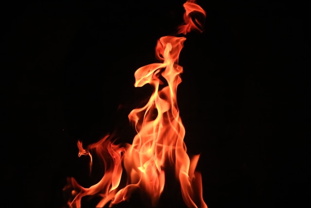 How to Put Out a Lithium Battery Fire?